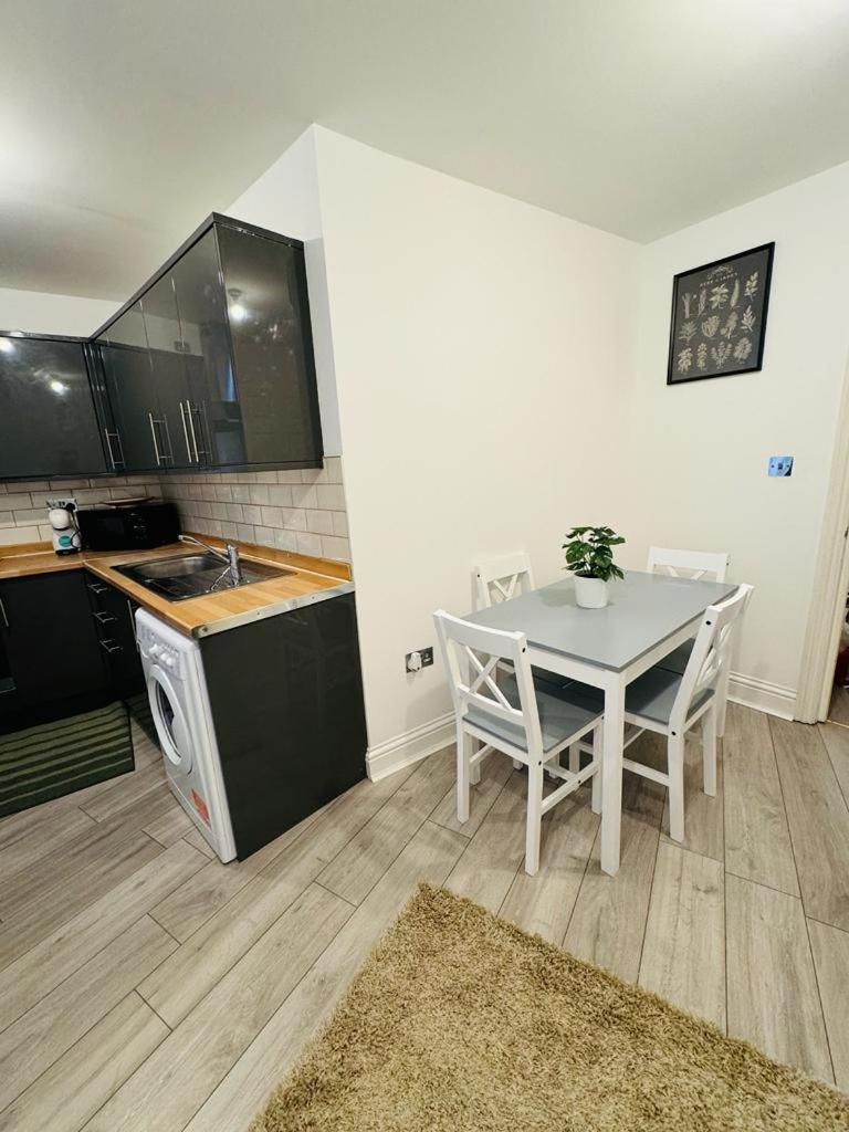 Willesden J Guest Home 4 London Bagian luar foto